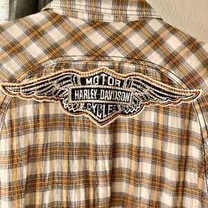 Harley Davidson Button-down Women’s size S, short sleeve plaid shirt w/ snaps.